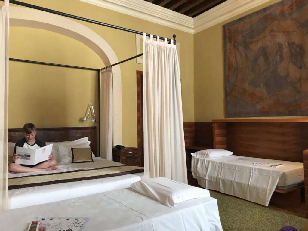 Hotel Saturnia & International