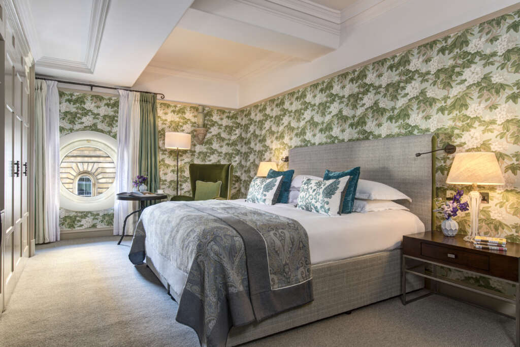 the best luxury family hotels UK - Scotland - The Balmoral, Edinburgh