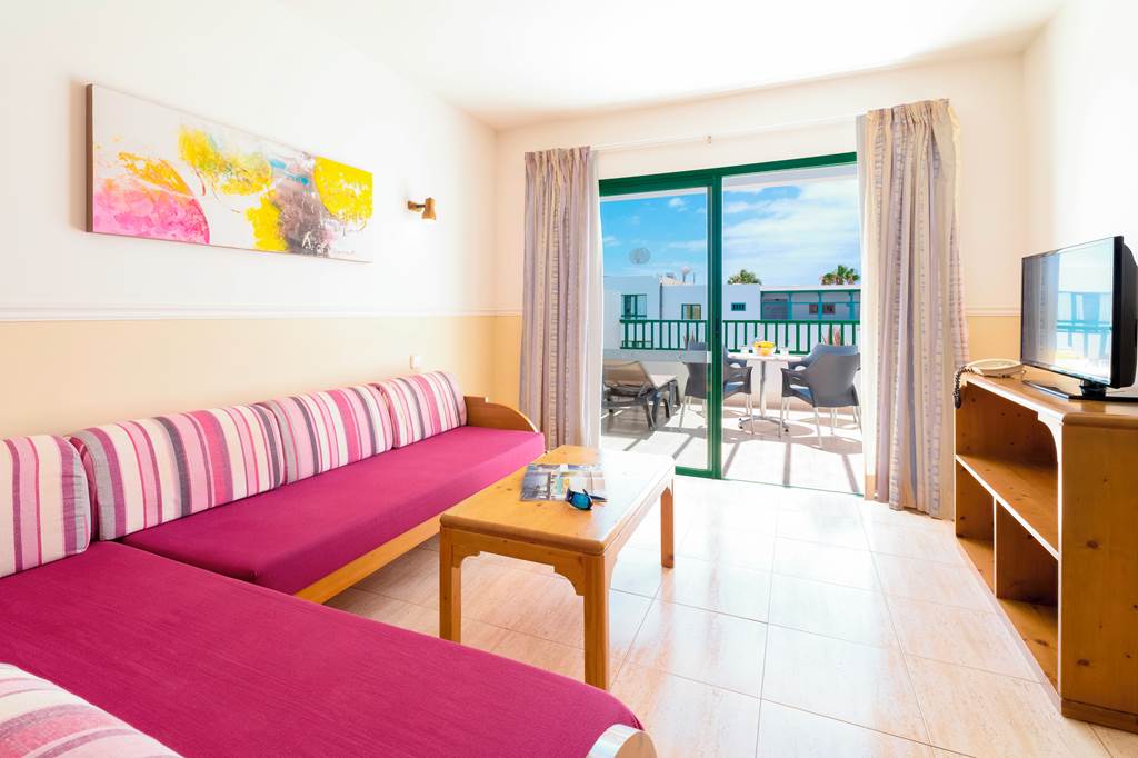 family holidays to Lanzarote - Galeon Playa Apartments & Aquapark Costa Teguise