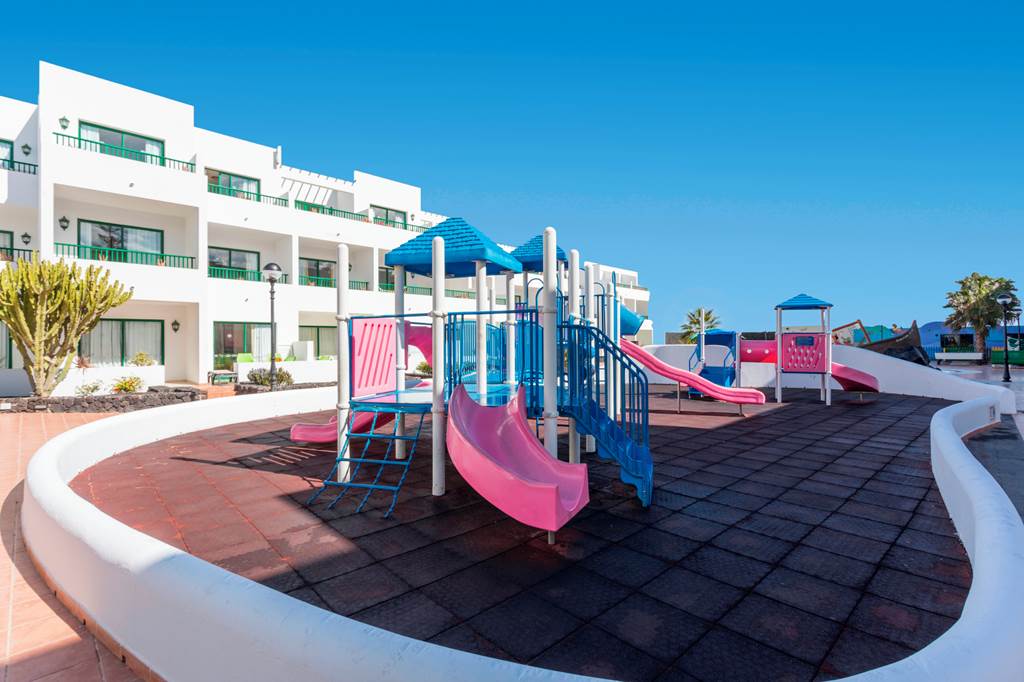 family holidays to Lanzarote - Galeon Playa Apartments & Aquapark Costa Teguise